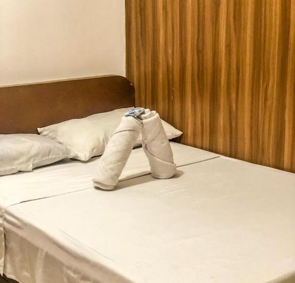 هاستل Leila Pension House