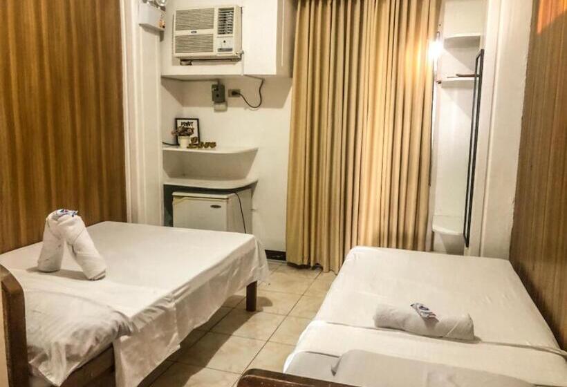 هاستل Leila Pension House