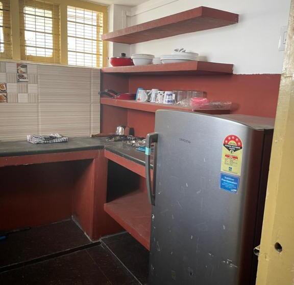 הוסטל Neha S Homestay