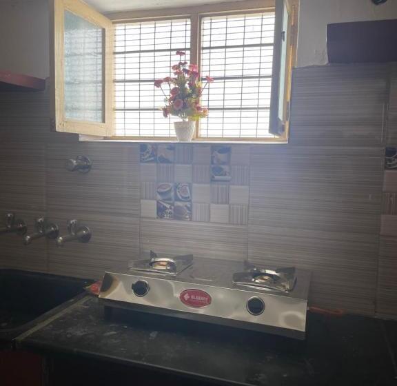 הוסטל Neha S Homestay