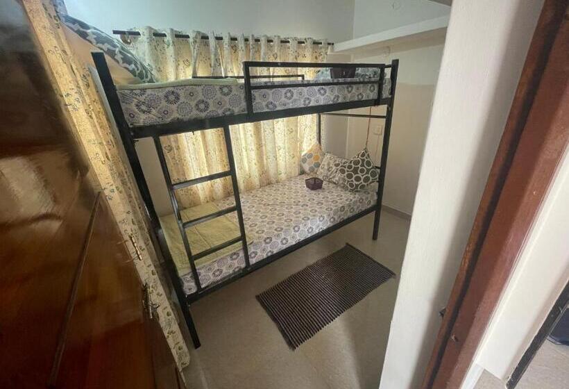 הוסטל Neha S Homestay