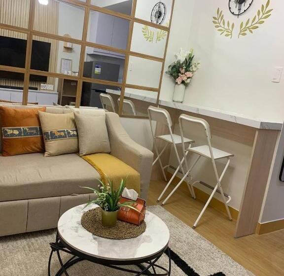 Casa De Tan Royale Tower 1