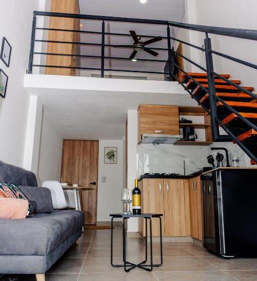 Central Suites By H&r