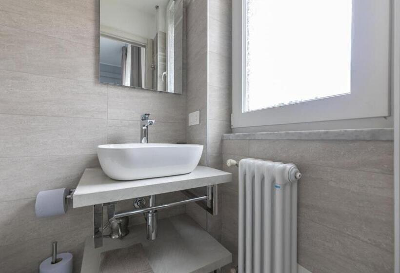 Chezromyk 2 The K B&b