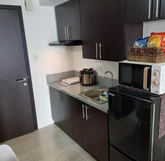 Chill Spot Staycation In Pasig