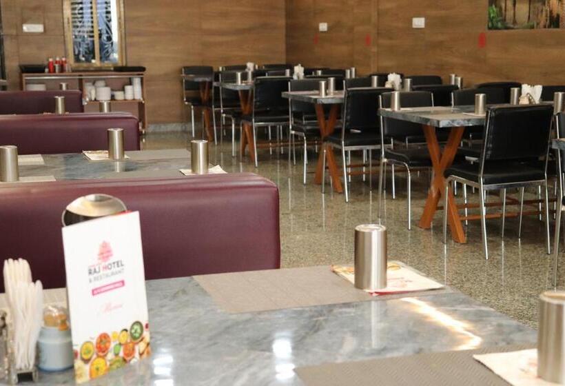 Dhanlaxmi Raj Hotel And Restaurant