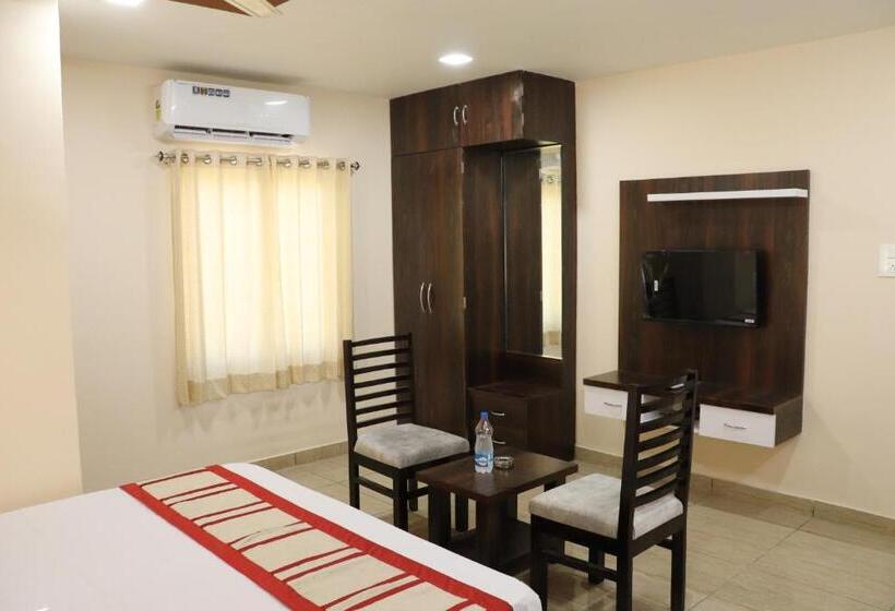 Dhanlaxmi Raj Hotel And Restaurant