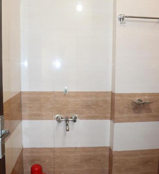 Dhanlaxmi Raj Hotel And Restaurant