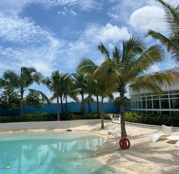 Grayscale Haven Azure North Pampanga