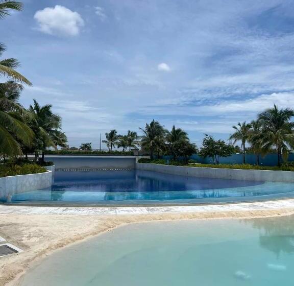 Grayscale Haven Azure North Pampanga