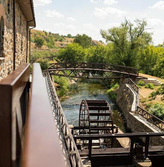 هتل резиденція на водяному млині