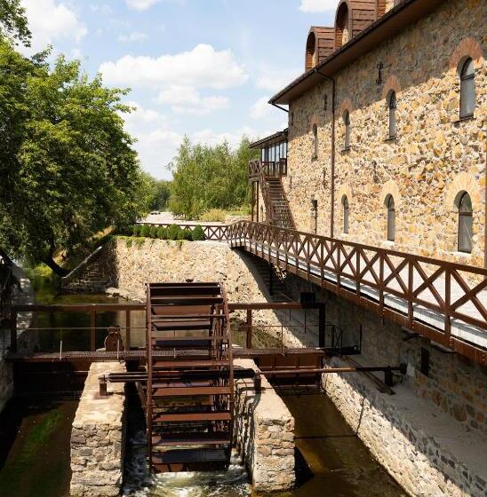 هتل резиденція на водяному млині