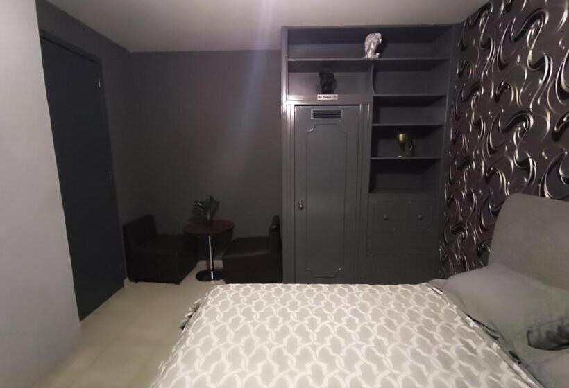 هتل کپسول Front Vista