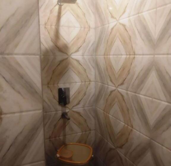 호텔 Del Fox Holidays At 5 Minute Vfs New Delhi