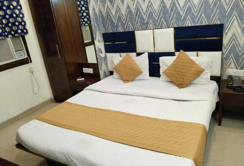 호텔 Del Fox Holidays At 5 Minute Vfs New Delhi