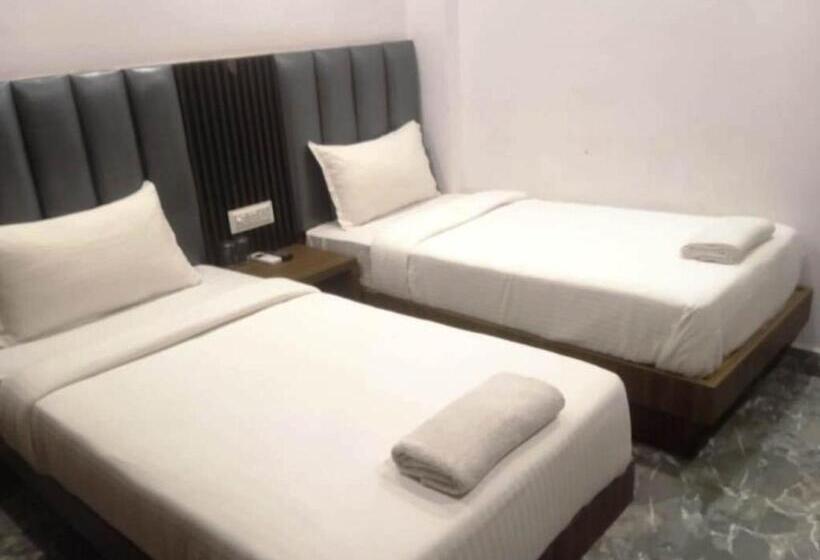 호텔 Del Fox Holidays At 5 Minute Vfs New Delhi