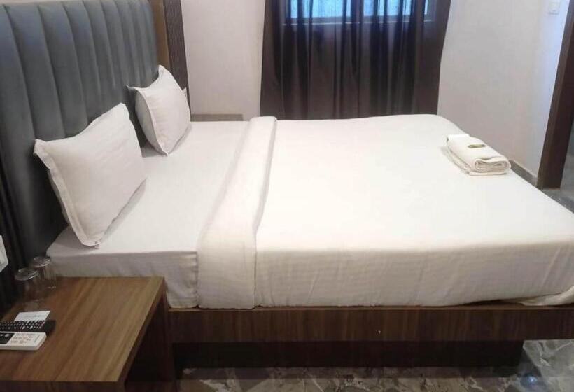 호텔 Del Fox Holidays At 5 Minute Vfs New Delhi