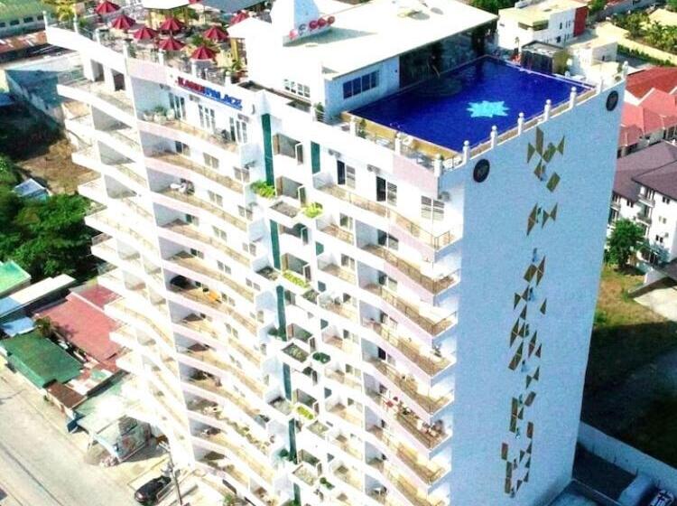 هتل Deluxe Room With King Bed And Balcony At Kandi Palace