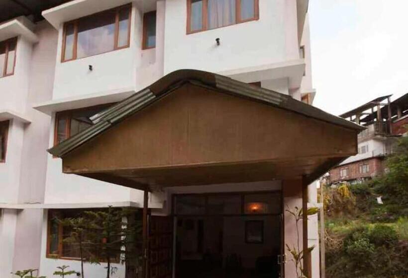 ホテル Dhamtri Casa