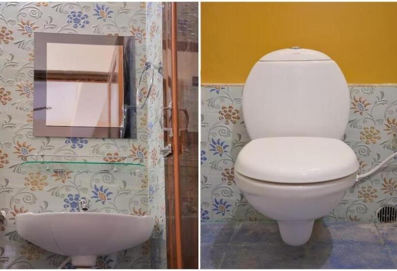 Отель Goroomgo Caroline Homestay Bhubaneswar