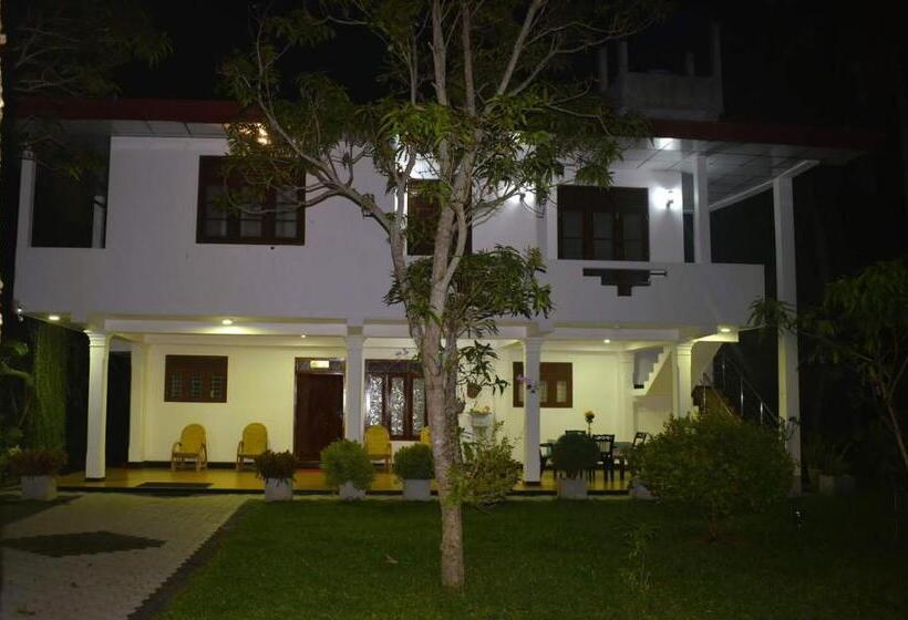 Отель Happy Garden