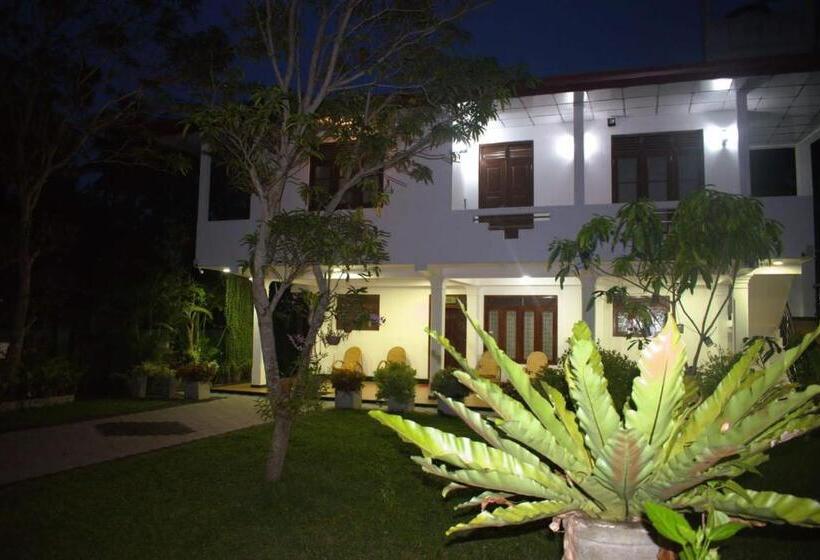 Отель Happy Garden