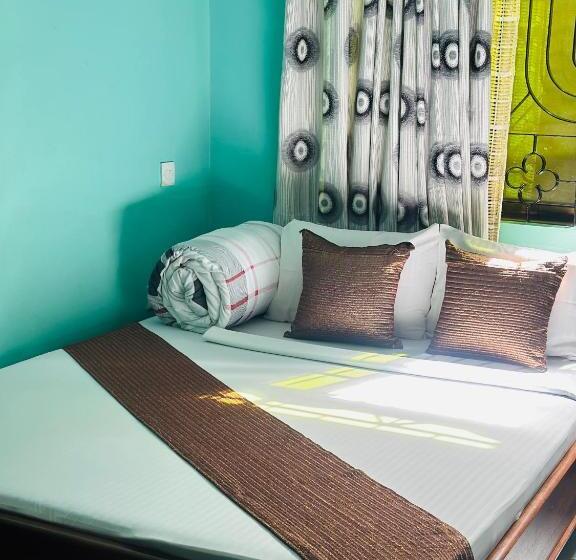 ホテル Hu Hut Lodge