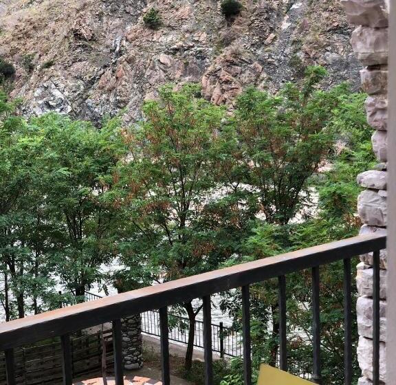 בית מלון כפרי Kajala Balla