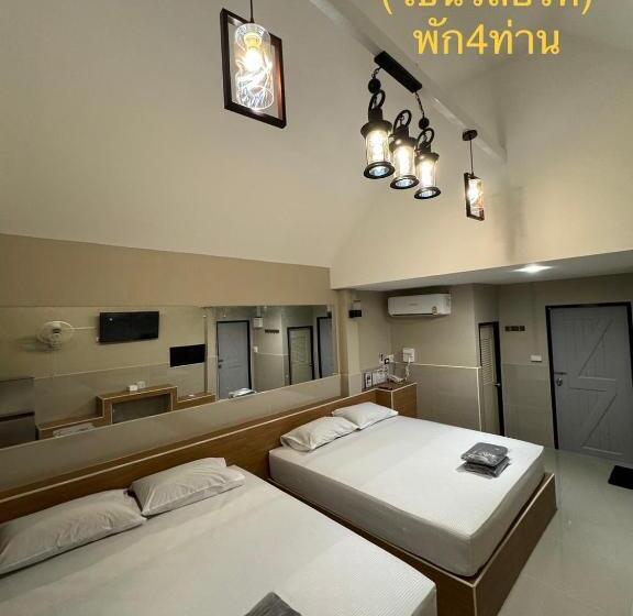 בית מלון כפרי Oyo 75522 Classroom Resort