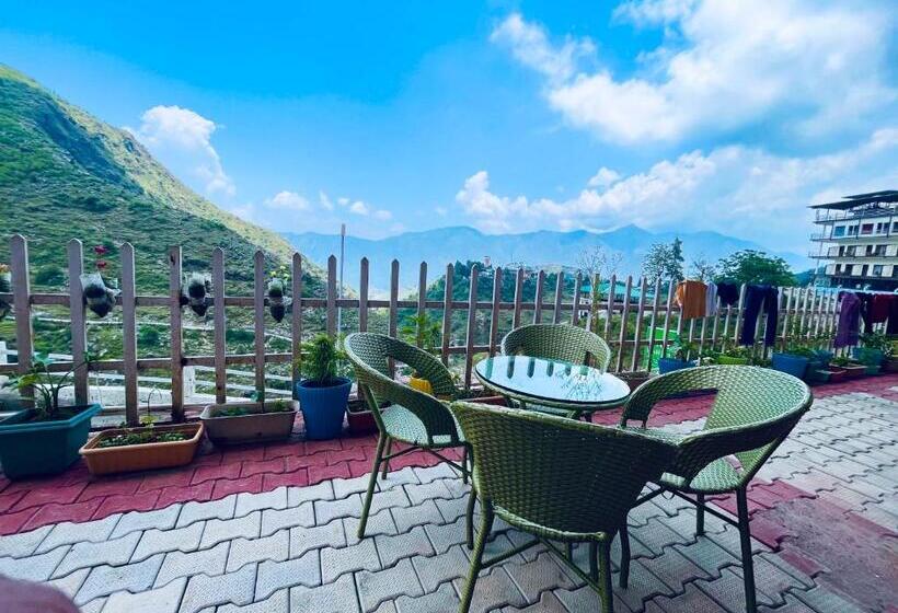 בית מלון כפרי Ramayi Lodge Inn