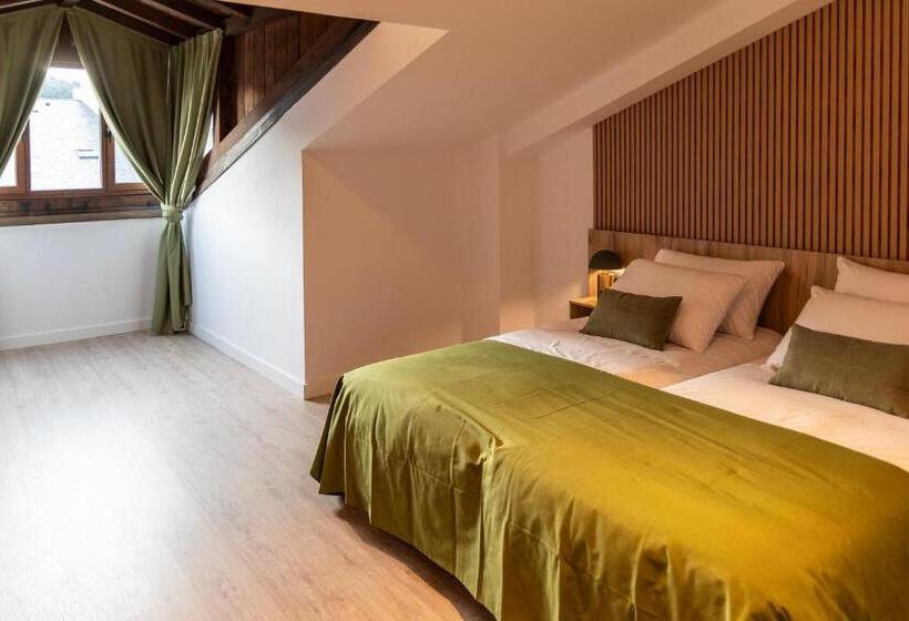 בית מלון כפרי & Restaurante El Casino