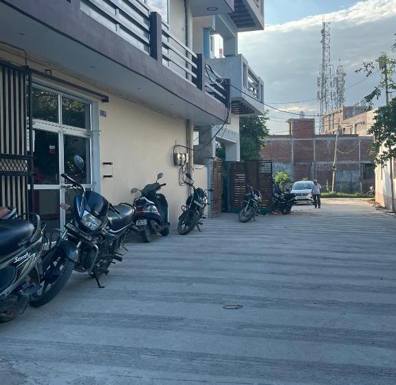 ホテル Shree Raj Homestay Ac Room