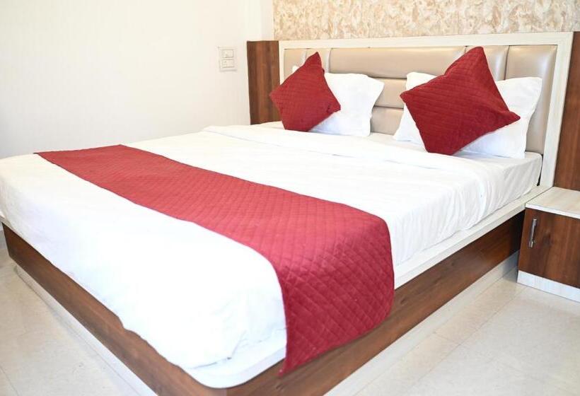 Fabhotel The Pleasure Stay