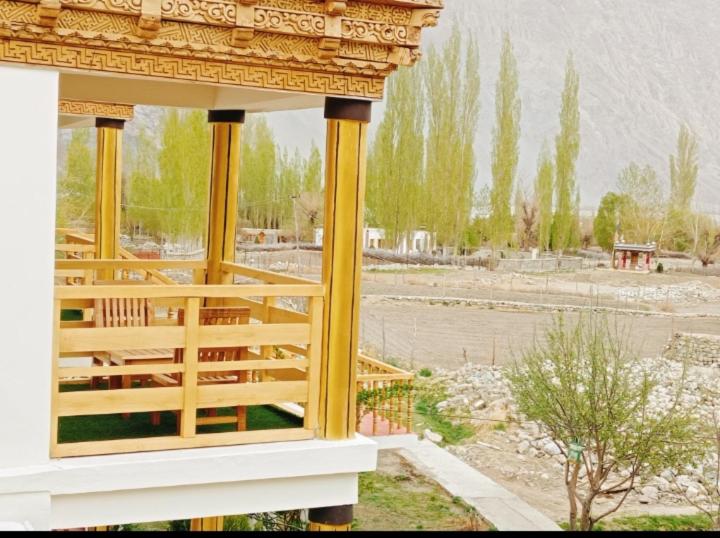 בית מלון כפרי Track N Dine