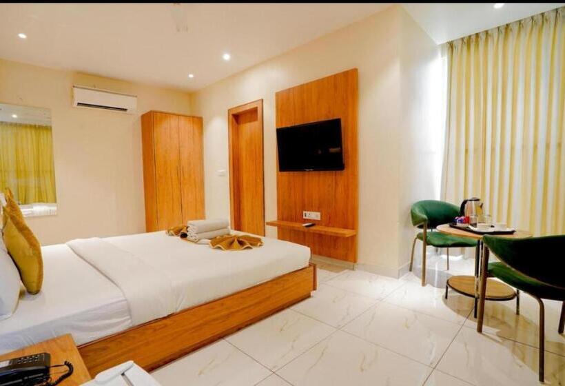 Отель Urban Brood Near Prem Mandir