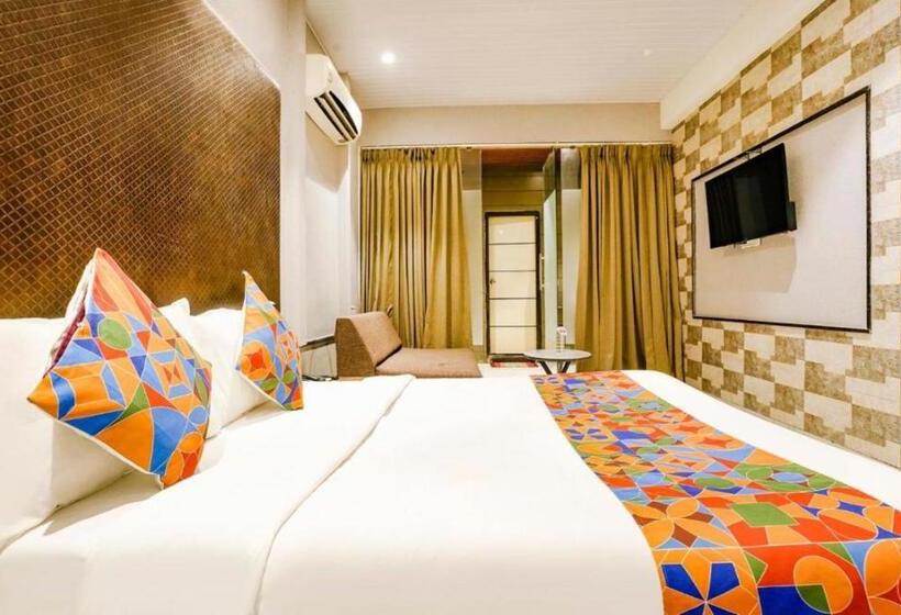 Отель Urban Brood Near Prem Mandir