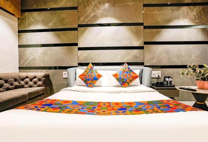 Отель Urban Brood Near Prem Mandir