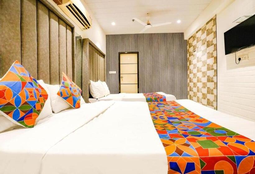 Отель Urban Brood Near Prem Mandir