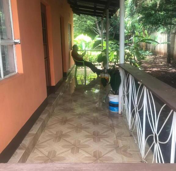 Karatu Bed And Breakfast