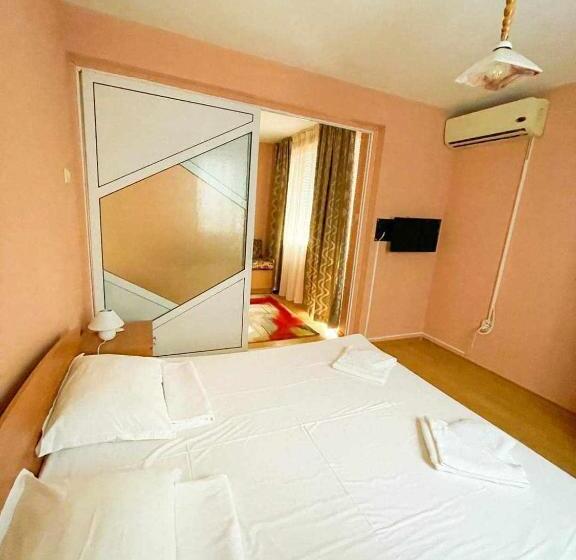 بنسيون стаи за гости ники тити