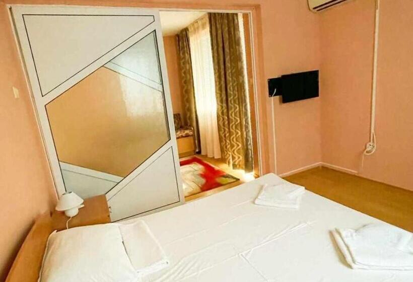 بنسيون стаи за гости ники тити