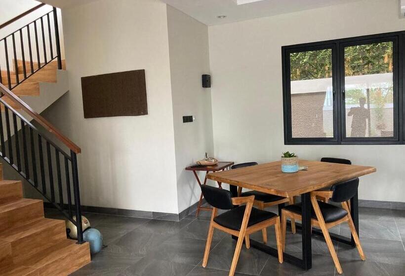 פנסיון Aamoda Rooms