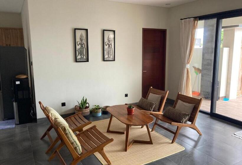 פנסיון Aamoda Rooms