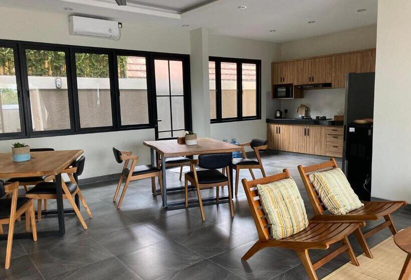 פנסיון Aamoda Rooms