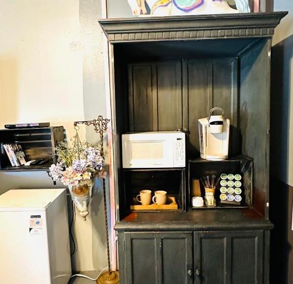 펜션 Acorn Hideaways Canton Nostalgic Family Sized Suite, Sleeps 5