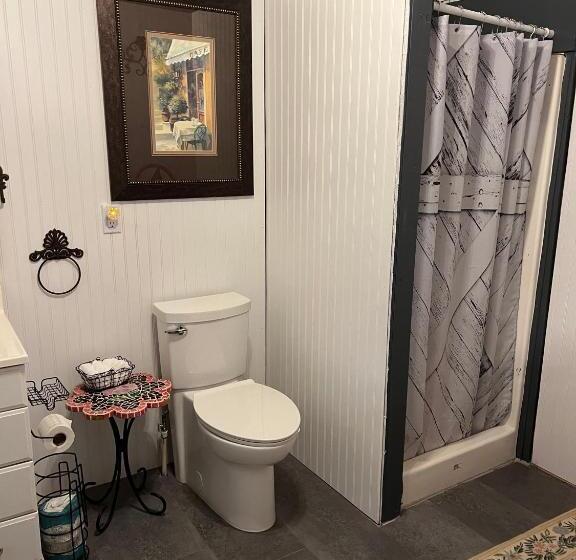 펜션 Acorn Hideaways Canton Nostalgic Family Sized Suite, Sleeps 5