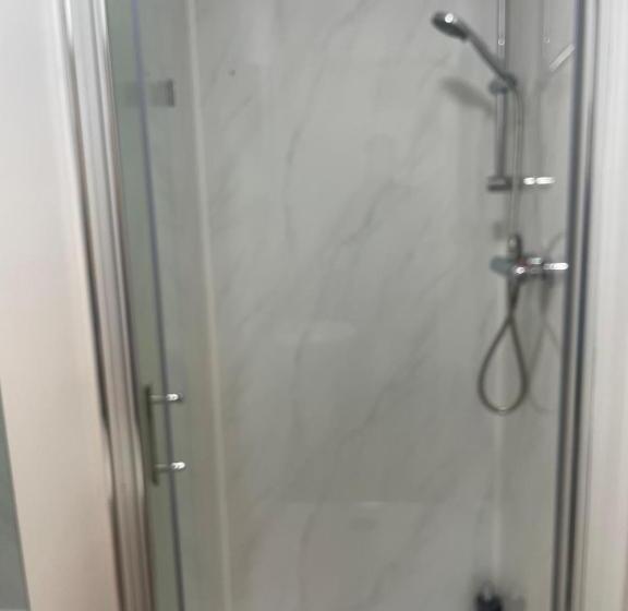 بنسيون Baraka Edgware