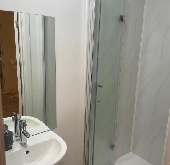 펜션 Baraka Edgware