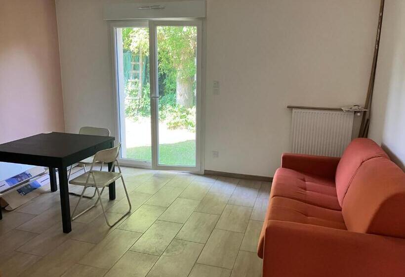 بنسيون Chambre Dans Une Maison En Colocation Proche Paris Et Disney Room In Shared House