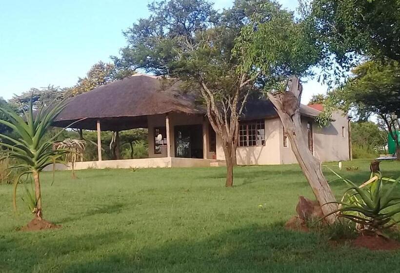 פנסיון Elephant Corridor Lodge